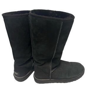 UGG Women’s Classic Tall Boots size 8 Sherpa Lined